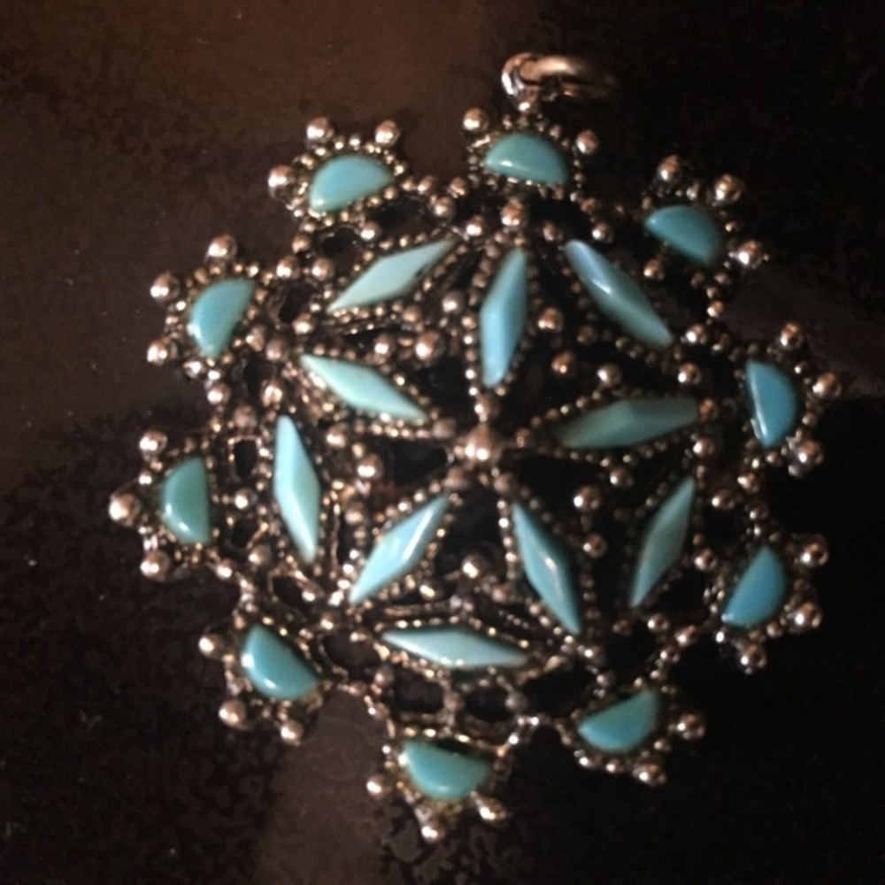 VTG Silver tone Faux turquoise Star pendant